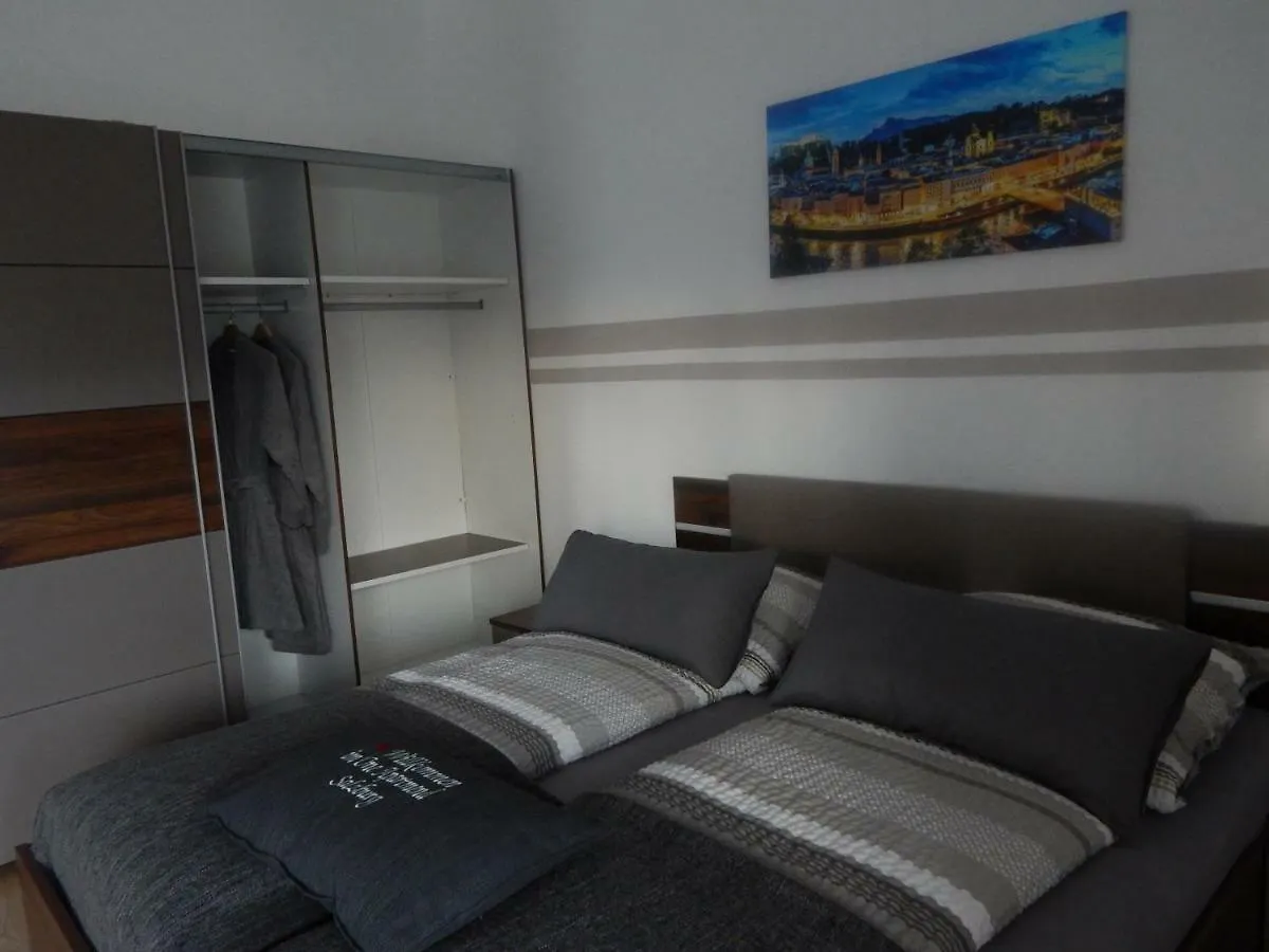 One Apartment Salzburg 0*,